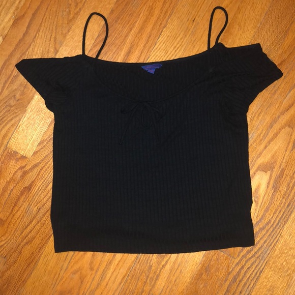 Cropped off the shoulder top - Picture 2 of 3